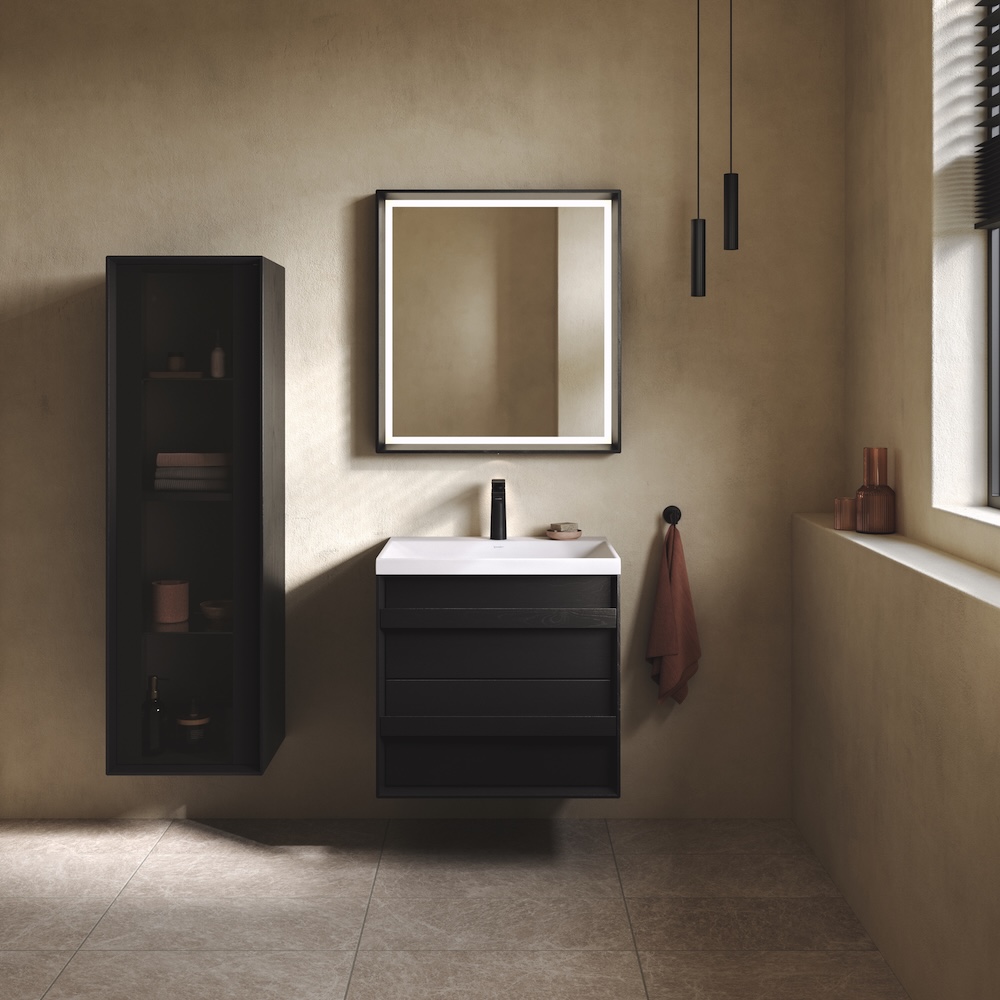 FotoBadkamermeubel van massief hout, rustig en tijdloos